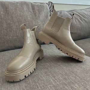 Chunky boot